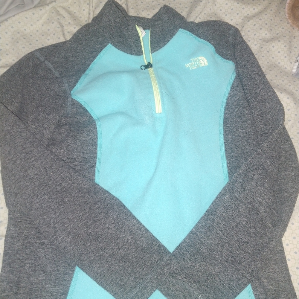 North face pull over